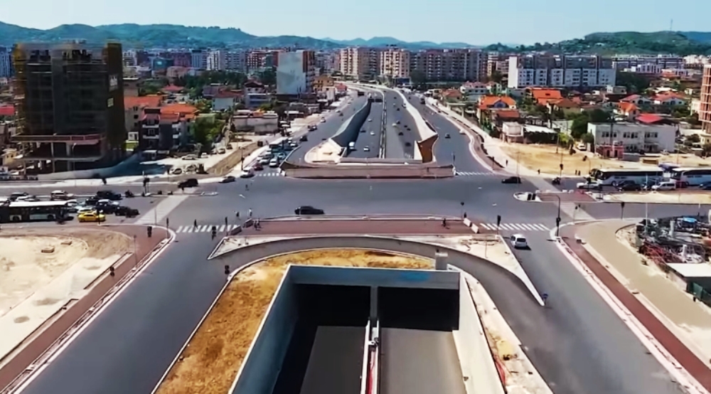 Perfundojne 5 tunelet ne nyjen kryesore te ish-sheshit Shqiponja